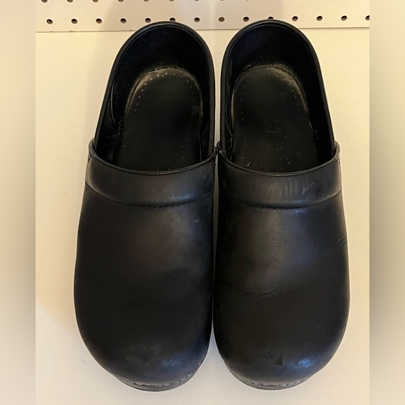 Dansko Professional in Black - Picture 11 of 16